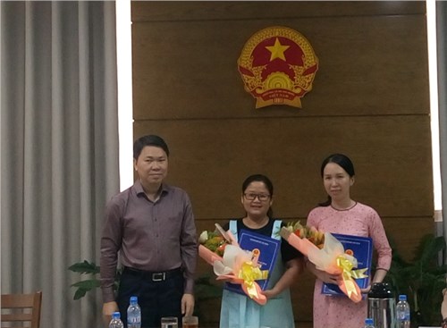 Trao quyết định điều động, bổ nhiệm cán bộ quản lý giáo dục tháng 12/2018